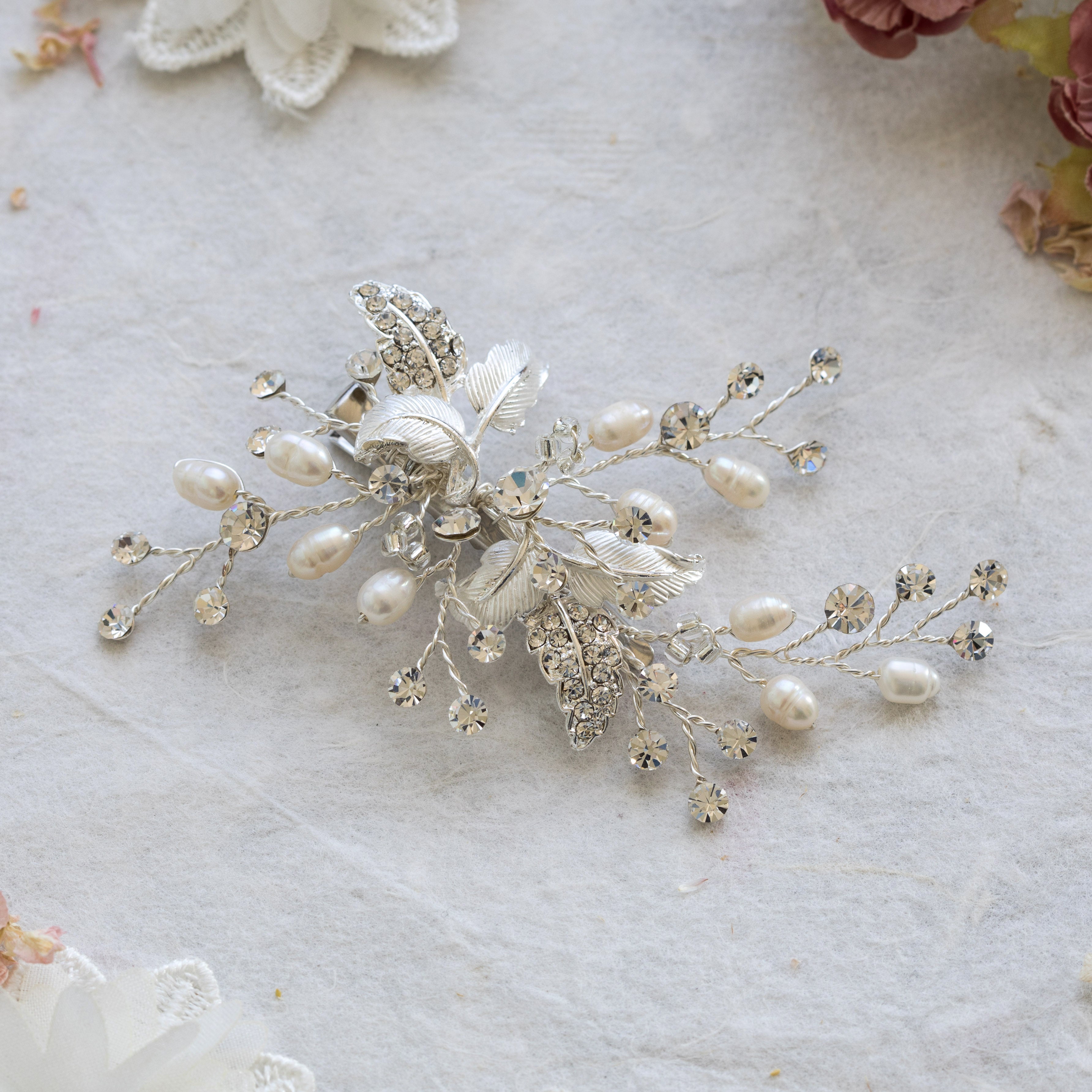 Giulia flower silver hairslide