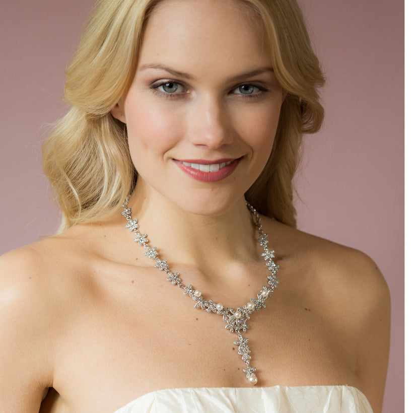 Jenna pendant and earrings set