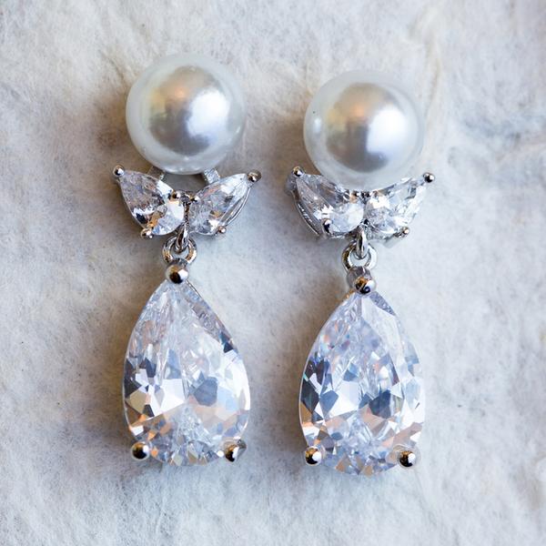 Paulina pearl and crystal necklace