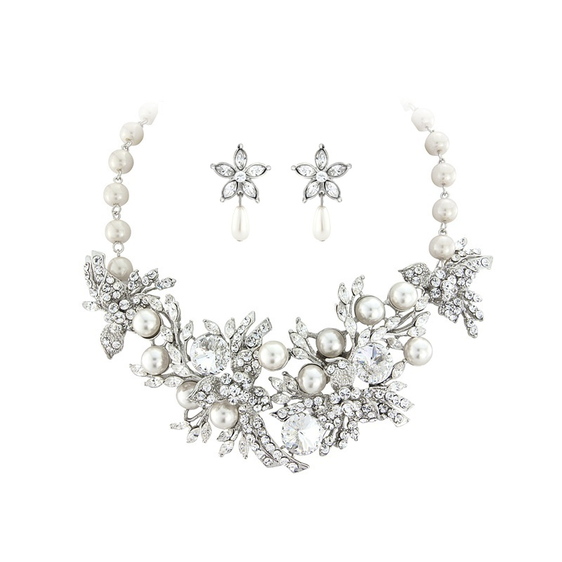 Marguerite necklace and earring set