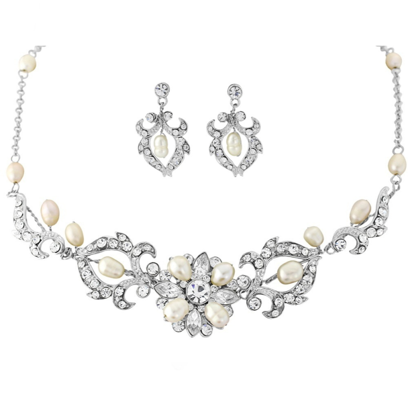Prisilla necklace and earring set