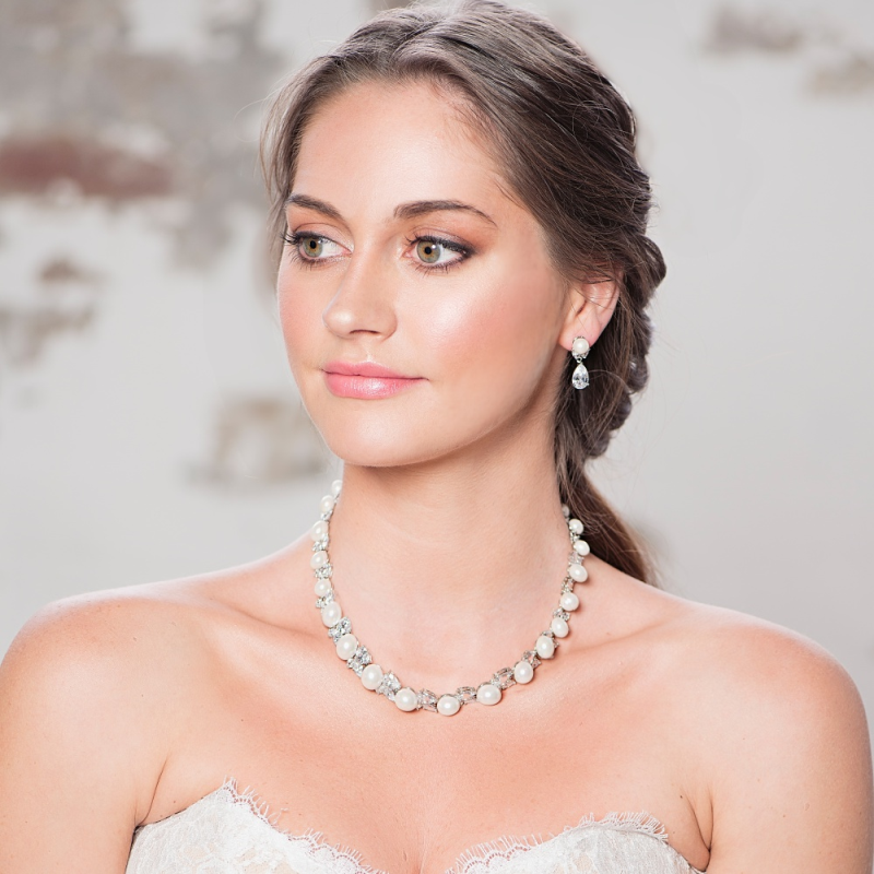 Paulina pearl and crystal necklace