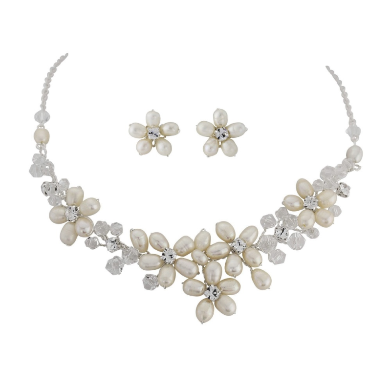 Francetta necklace and earring set